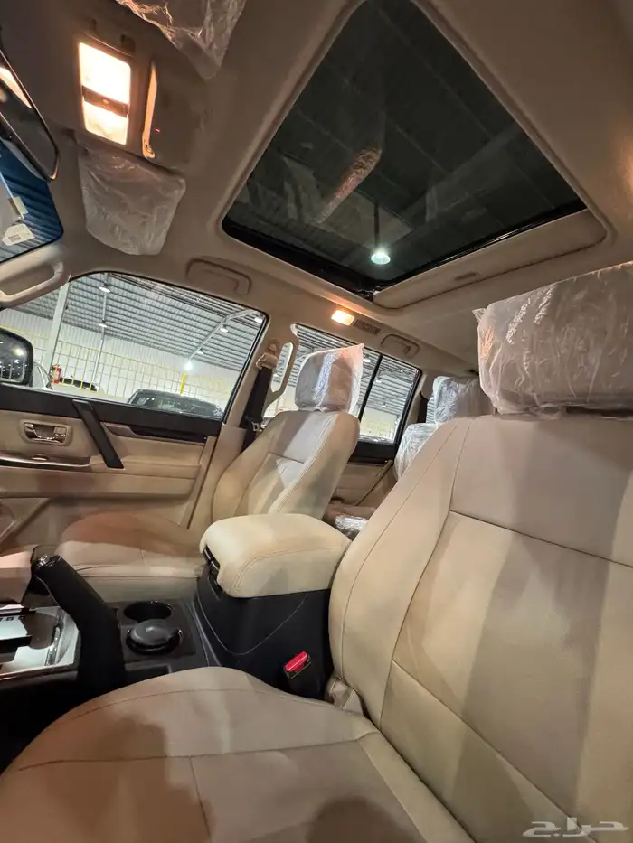 ميتسوبيشي باجيرو فل كامل علامه ذهبيه 22