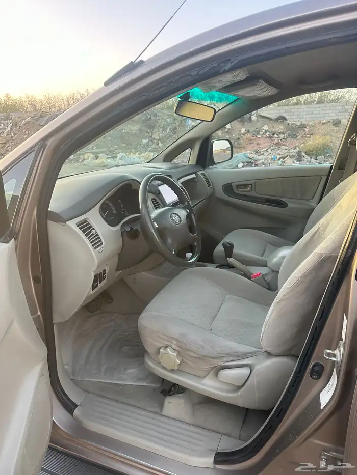 انوفا 2010 نظيف جدا 6