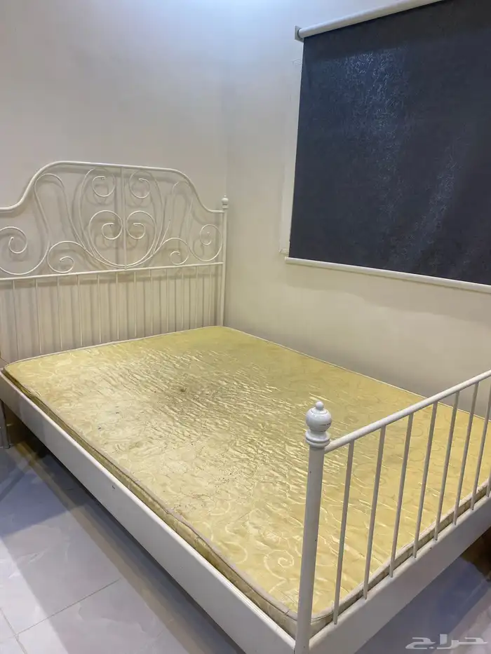 سرير من ايكيا ابيض نفر ونص 0