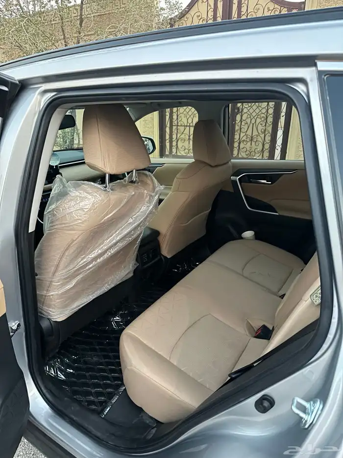 تويوتا راف فور 2021 فل كامل فتحة سقف بصمه سعودي ممشى قليل . 10