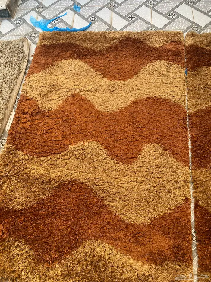 اربعة طاولات خدمه  طاوله كبيره  سجاد 3