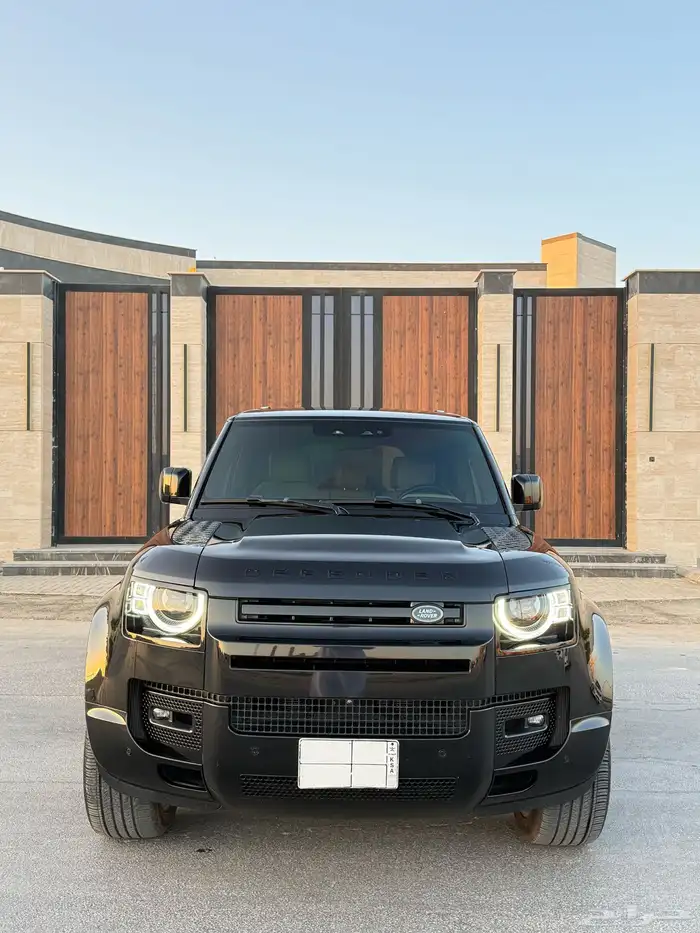 لاند روفر دفندر 110 ناغي 2022 بدي وكاله اسود 2