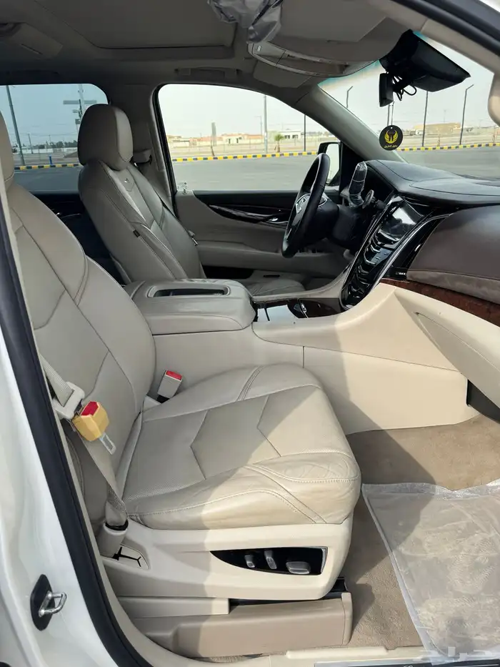 كاديلاك اسكاليد 2015 18