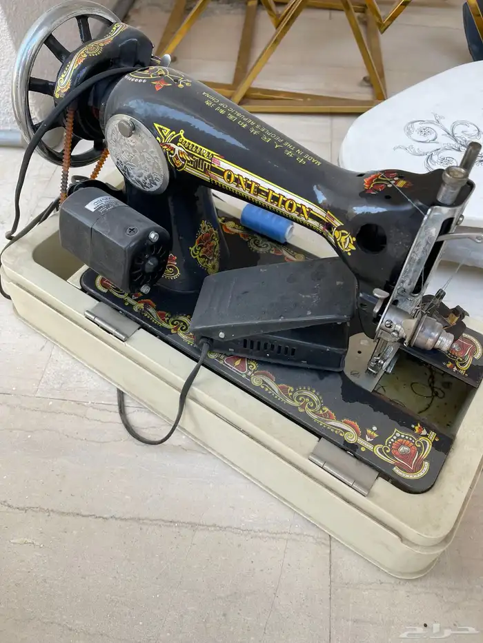 للبيع مكينة خياطه 0