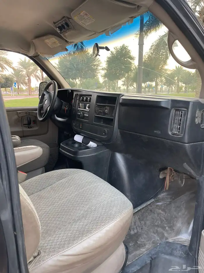 للبيع فان سافان جي ام سي 2008 شاص طويل 15 راكب 6