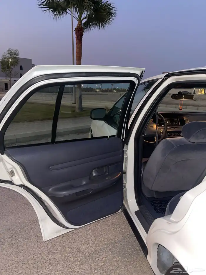 فورد فكتوريا ممشى قليل 5