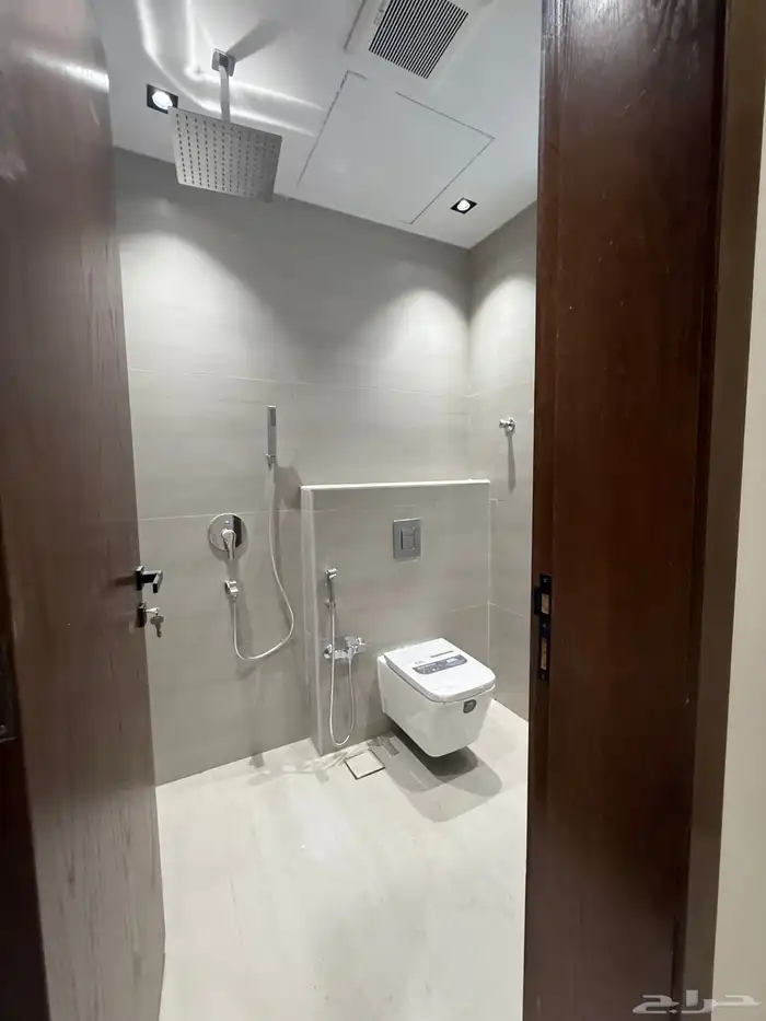 دور علوي فاخر للبيع بحي الصفا 4