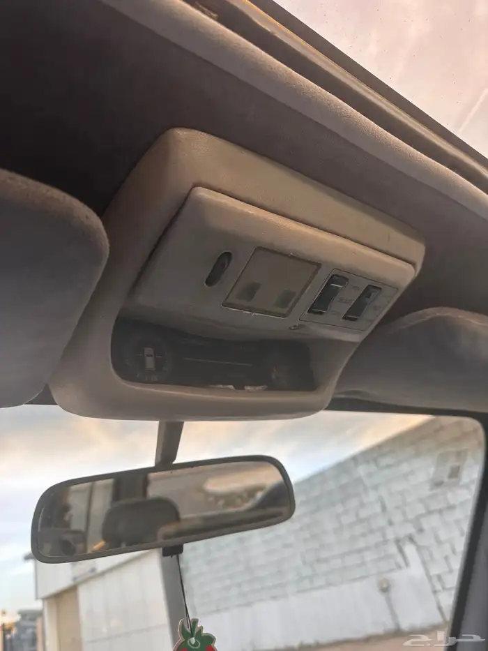 صالون لاندكروزر 94 13