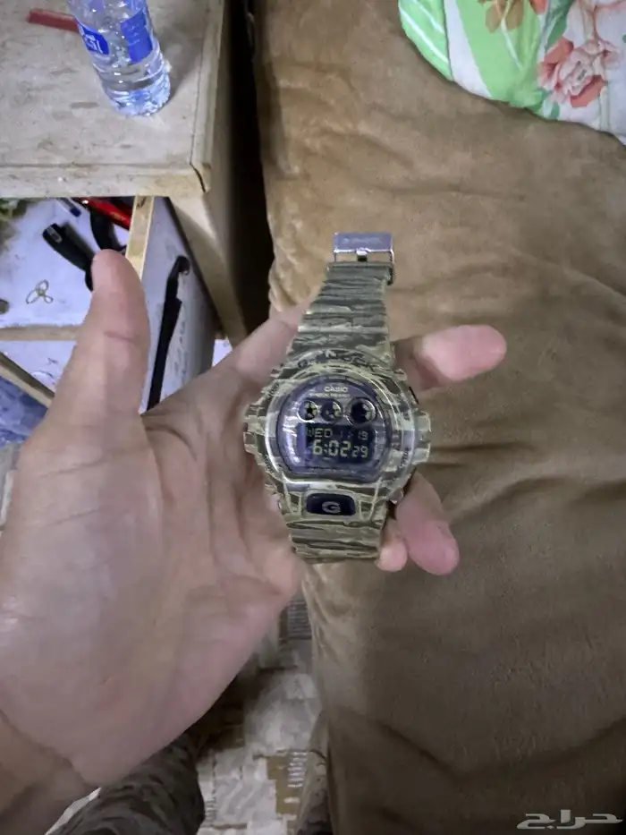 ساعة كاسيو اصلية ضد الماء وفيها مميزات كثير لون مميز ونادر 0