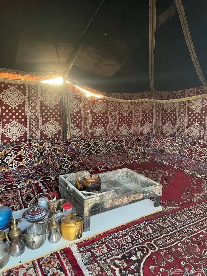 للبيع اغراض مخيم مع الموقع 0