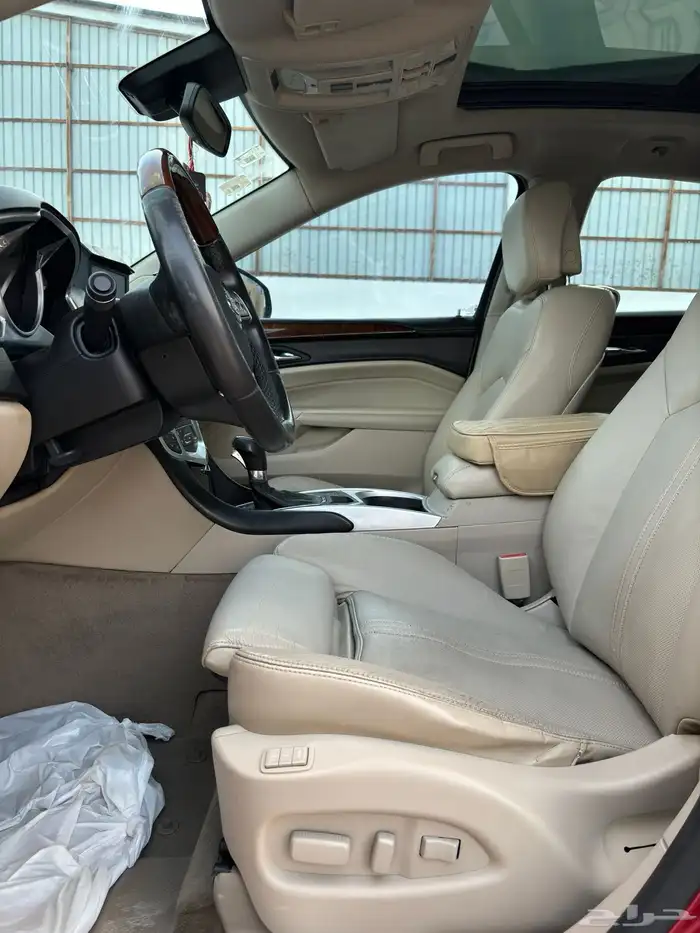 كاديلاك SRX 2010 فل كامل فتحه بانوراما 9