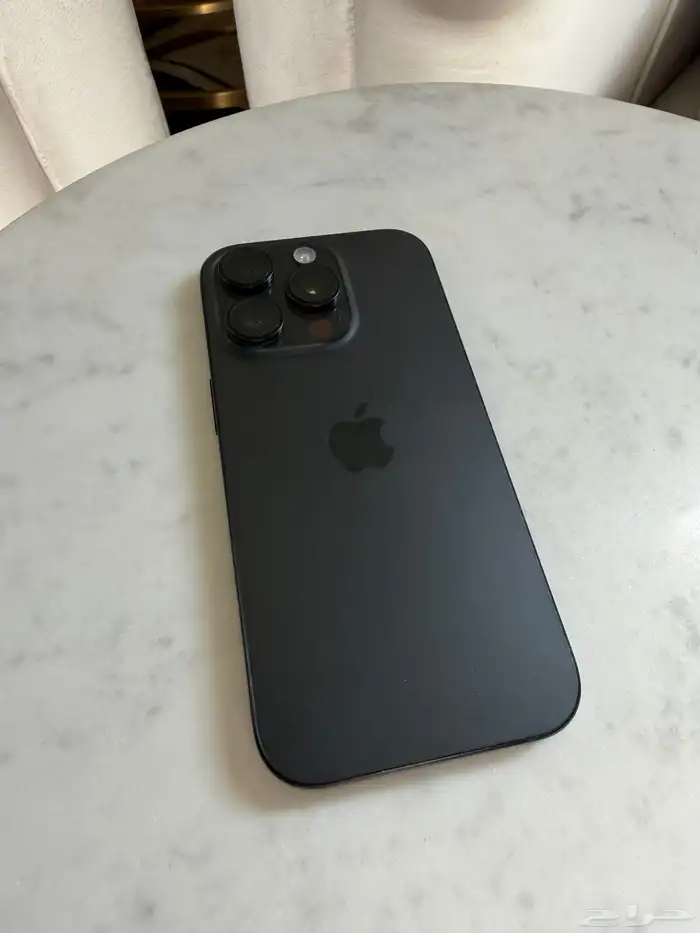 ايفون 16 برو اسود 1