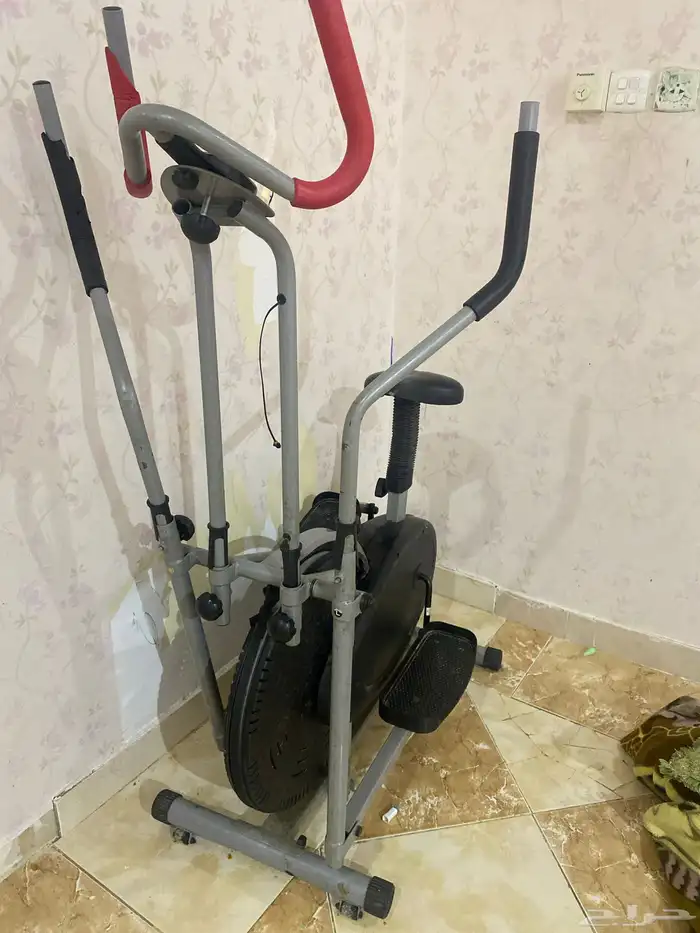 ثلاثه دواليب للبيع ومكينتين رياضيه على السوم التواصل واتس 3