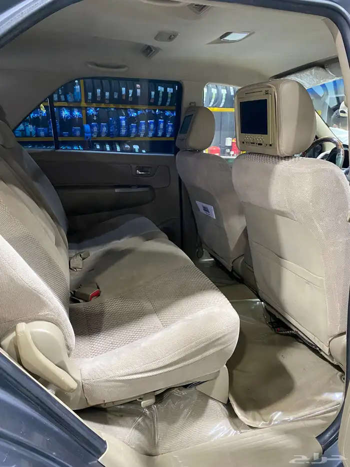 للبيع فورتشنر 2009 7