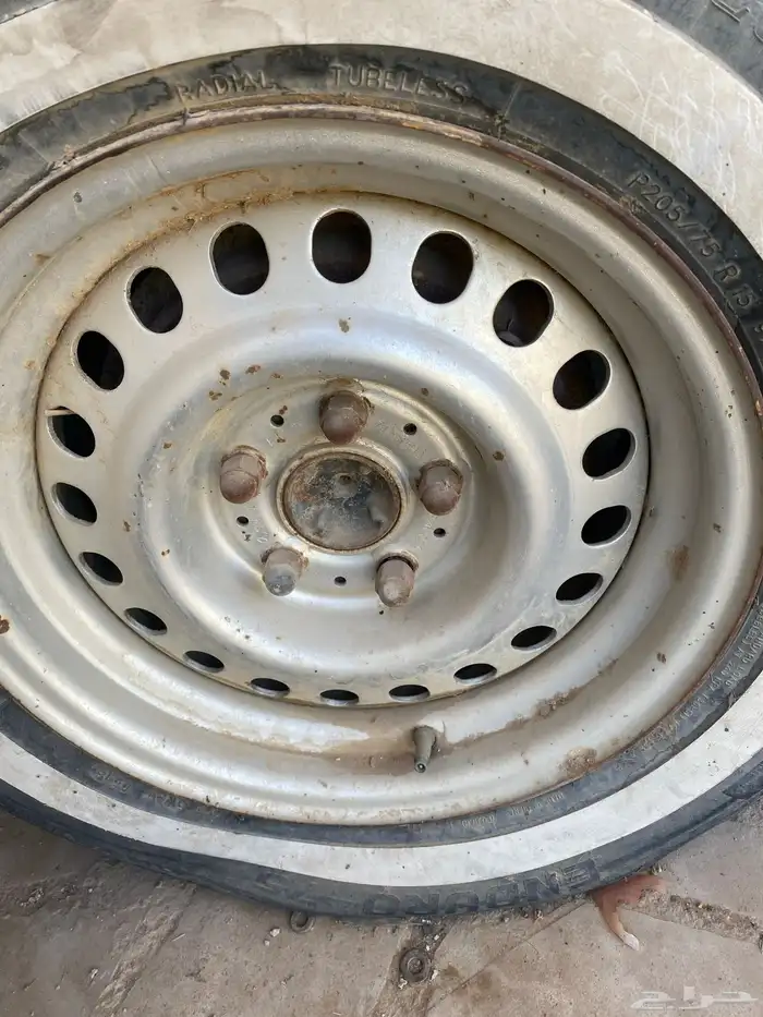 للبيع دفرنس هايلكس من مديل 90 الى2005 1