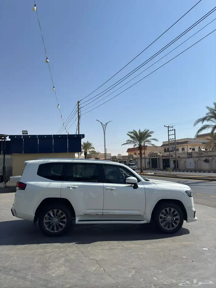 لاندكروزر 2022 L4 2