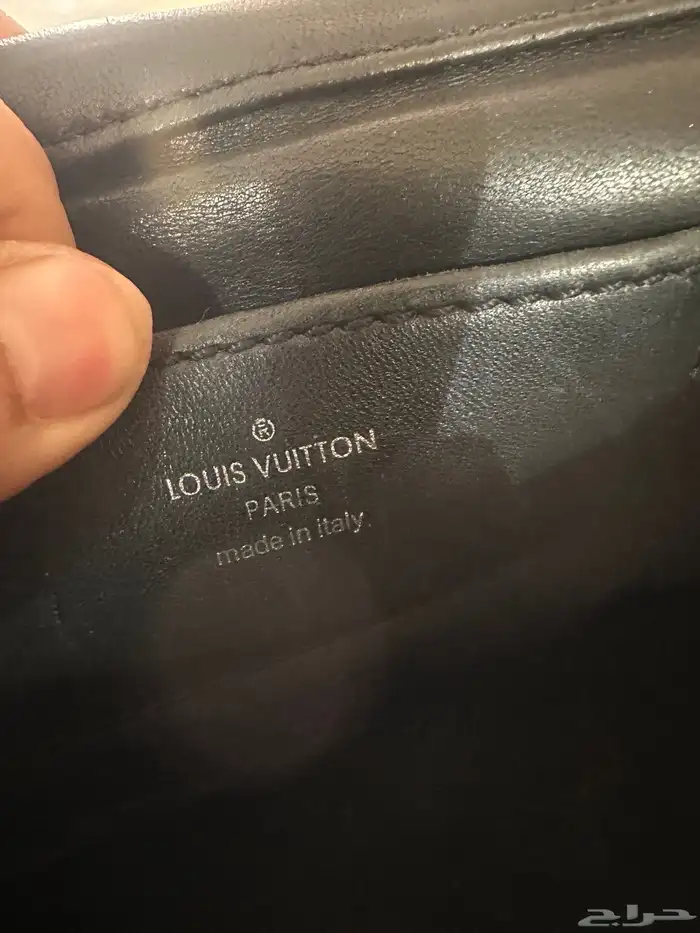 شنطه لويس فيتون اصليه فخمه القفل شعار الماركه لون اسود 5