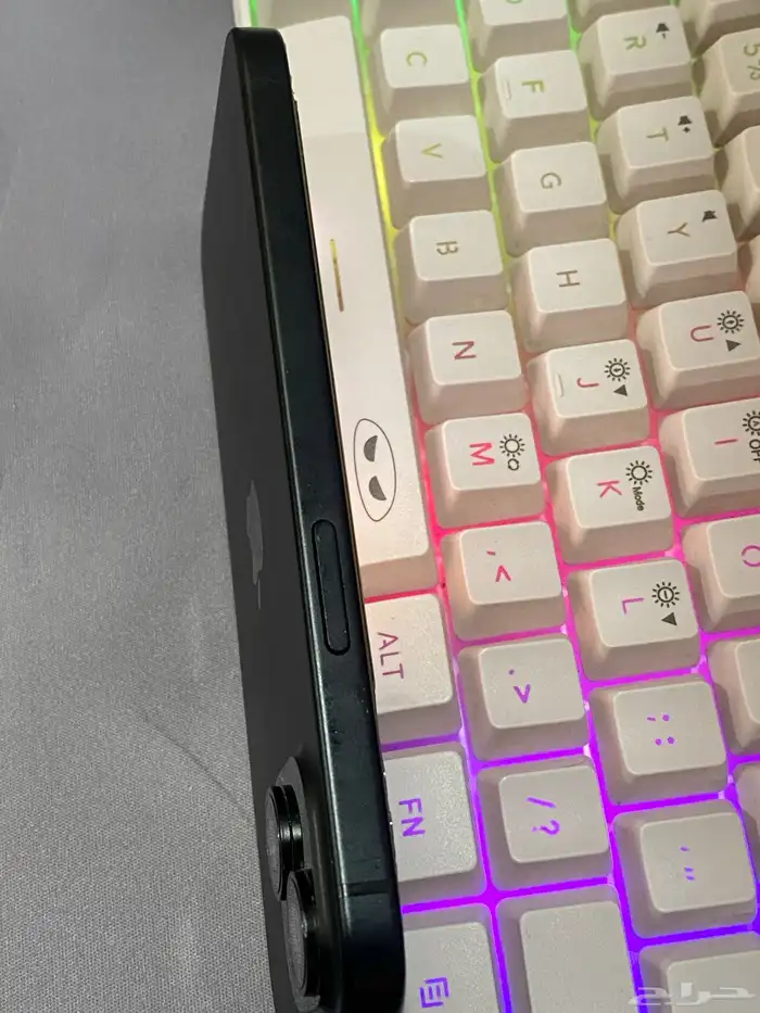 ايفون 15 العادي اسود 2