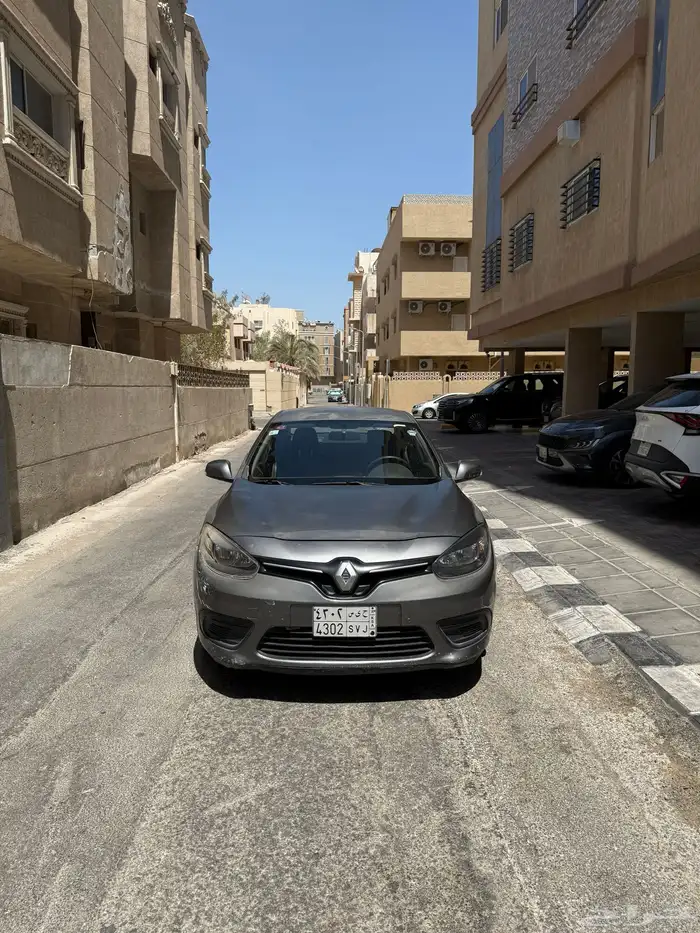 سيارة رينو فلوانس 2015 ممشى قليل للبيع 3