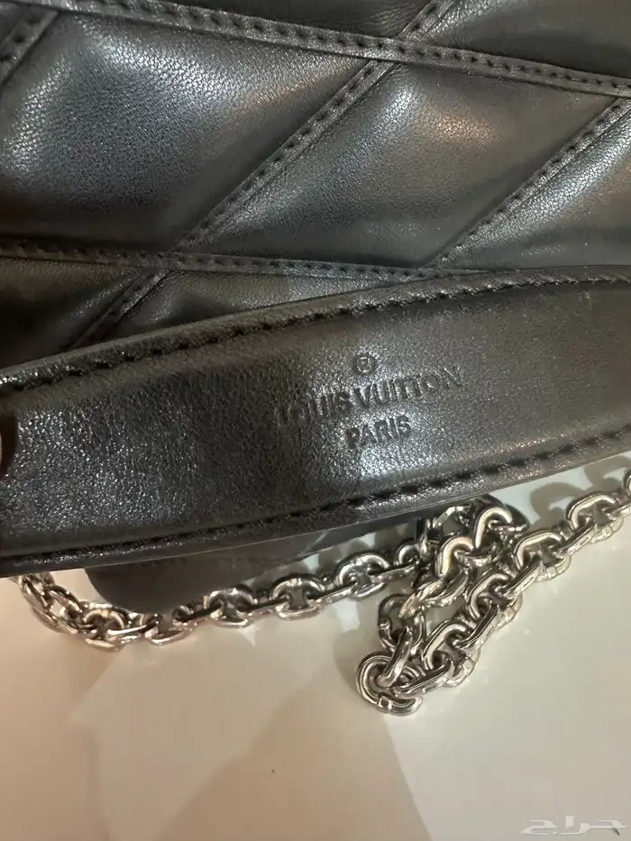 شنطه لويس فيتون اصليه فخمه القفل شعار الماركه لون اسود 3