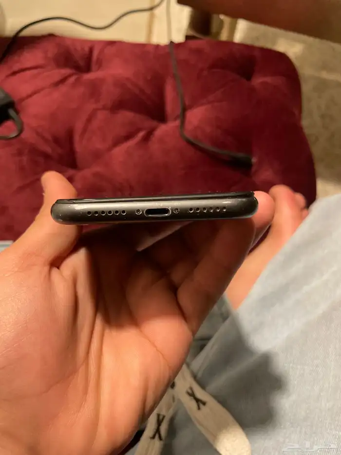 ايفون 11 م انفك مكسور شاشه 2