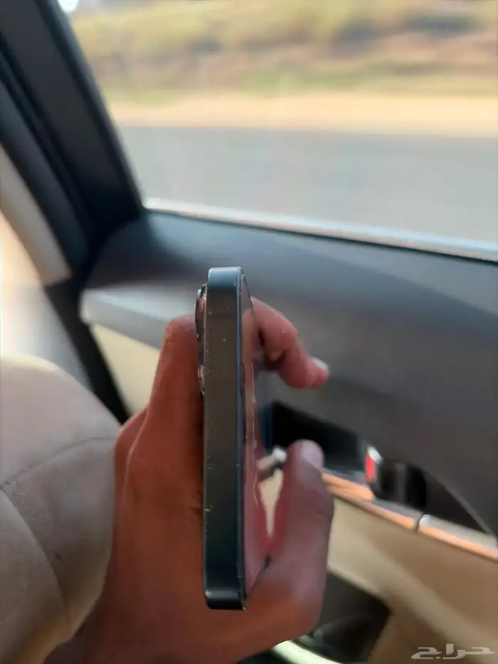 ايفون 14 للبيع بطاريه 80 ما انفك مع الكرتون فيه كسر فالخلف 4