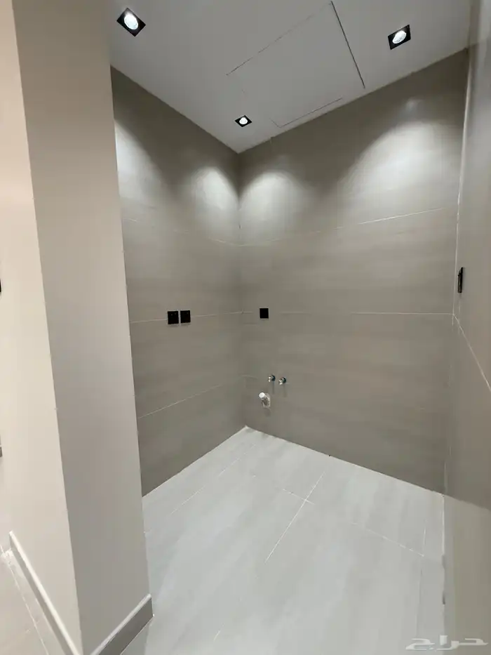 دور علوي فاخر للبيع بحي الصفا 7