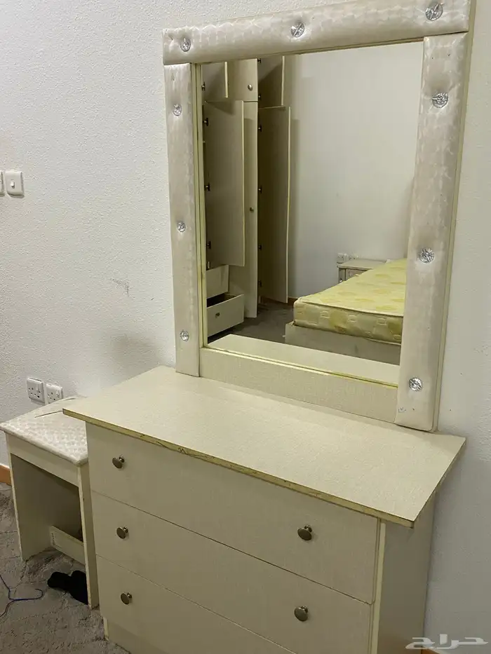 غرفة نوم للبيع نظيف استعمال نظيف 3