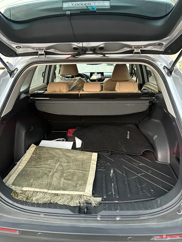 تويوتا راف فور 2021 فل كامل فتحة سقف بصمه سعودي ممشى قليل . 12