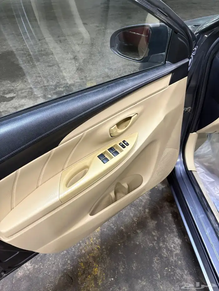 للبيع تويوتا يارس 2015   استخدام مالك واحد فقط 10