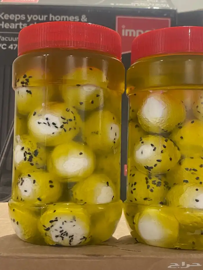 لبنة غنم مكورة للبيع بزيت الزيتون 0