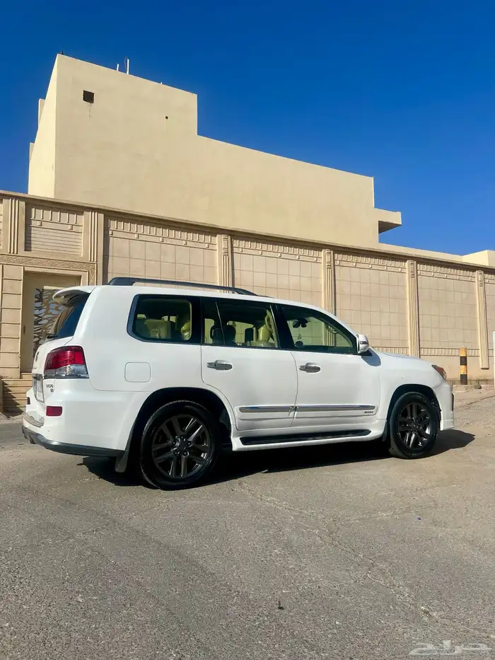 جيب لكزس 2014 فل كامل 1