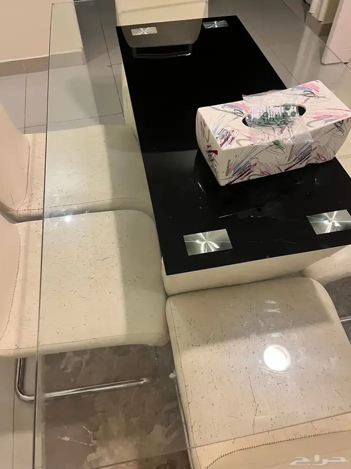 طاولة طعام قزاز 6 كراسي بحالة ممتازة 3