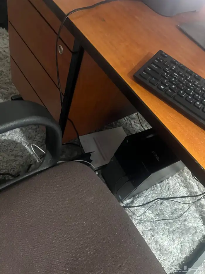 كمبيوتر مكتبي بكامل اغراضه 0