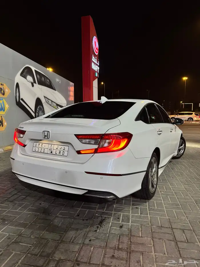 هوندا اكورد 2018 EX-L للبدل بلكزس 2