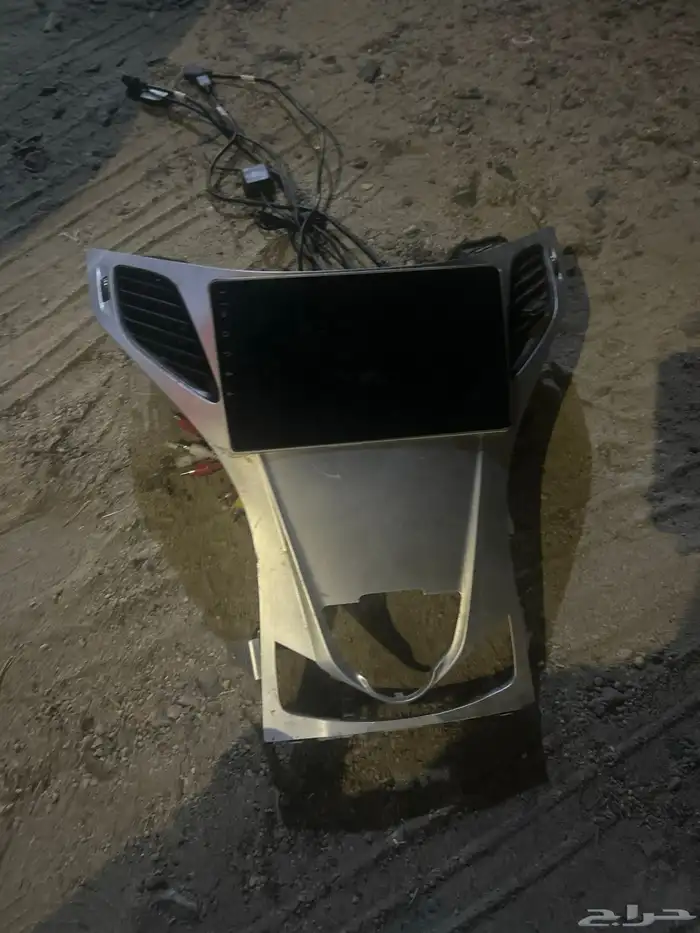 شاشه مع الديكور لسياره ازيرا 0