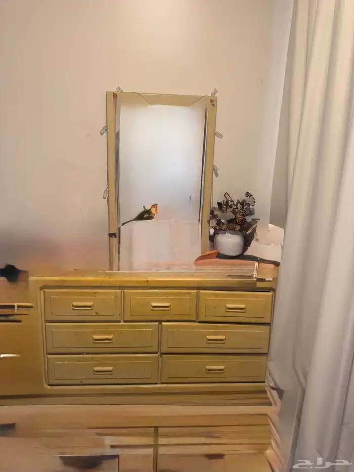 دولاب ايكيا و تسريحة كبيرة مع مرايا 2