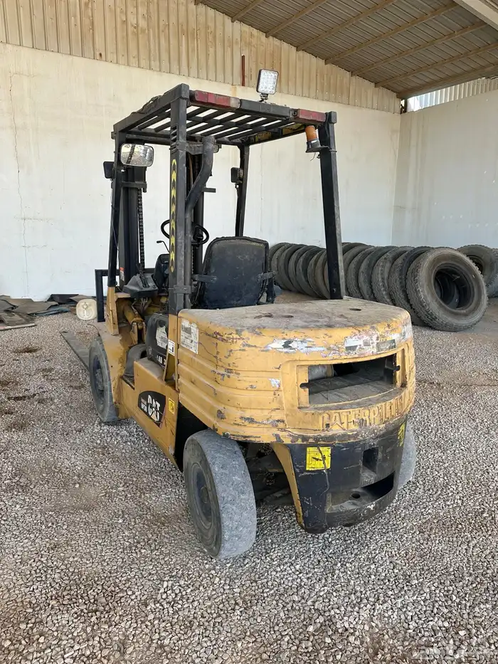 فوركلفت كتربلر 2001م نظيف 2