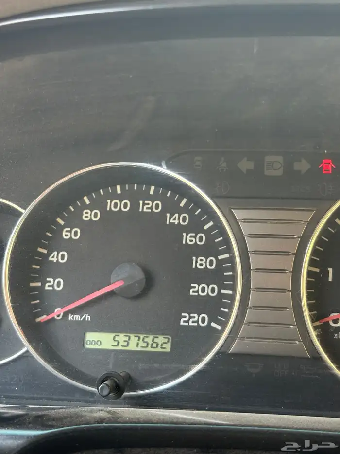 للبيع لاندكروزر Gxr 2005 قير عادي شرط 8