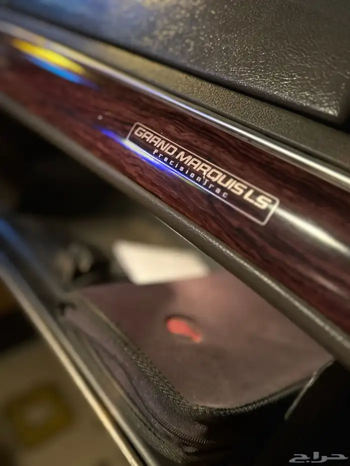 فورد جراند ماركيز 2001 نظيفة 100 79