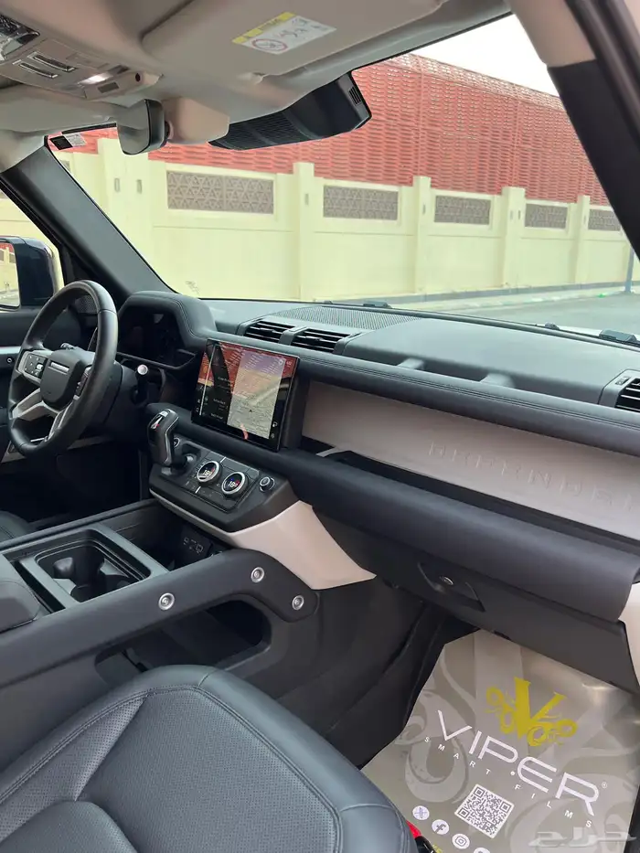 لاندروفر ديفيندر 110 ناغي 2023 شبه جديد 16