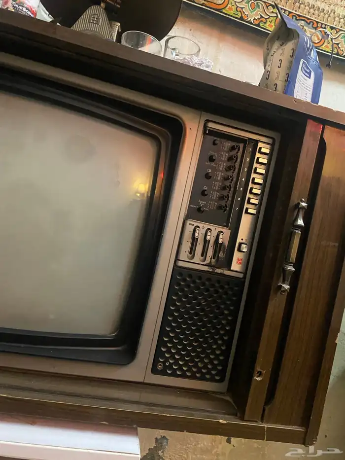 تلفزيون قديم تراثي نضيف شرط 0