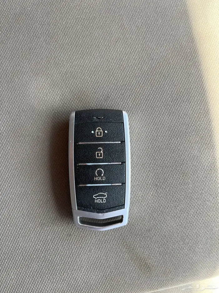 مفتاح جينسس G70 1