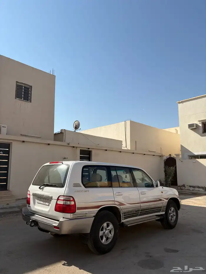 للبيع لاندكروزر Gxr 2005 قير عادي شرط 3