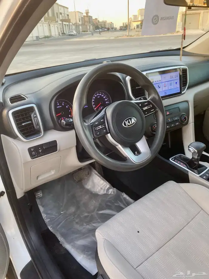 كيا سبورتاج ابيض 10