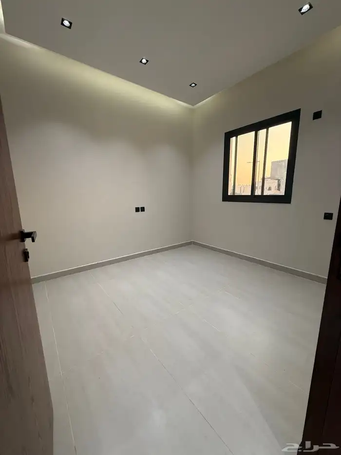 دور علوي فاخر للبيع بحي الصفا 12