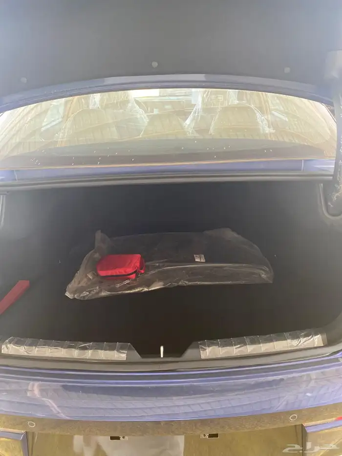 كيا K5 2025 حساسات أمامية وخلفية وشاشة معلومات تدعم الأبل 5