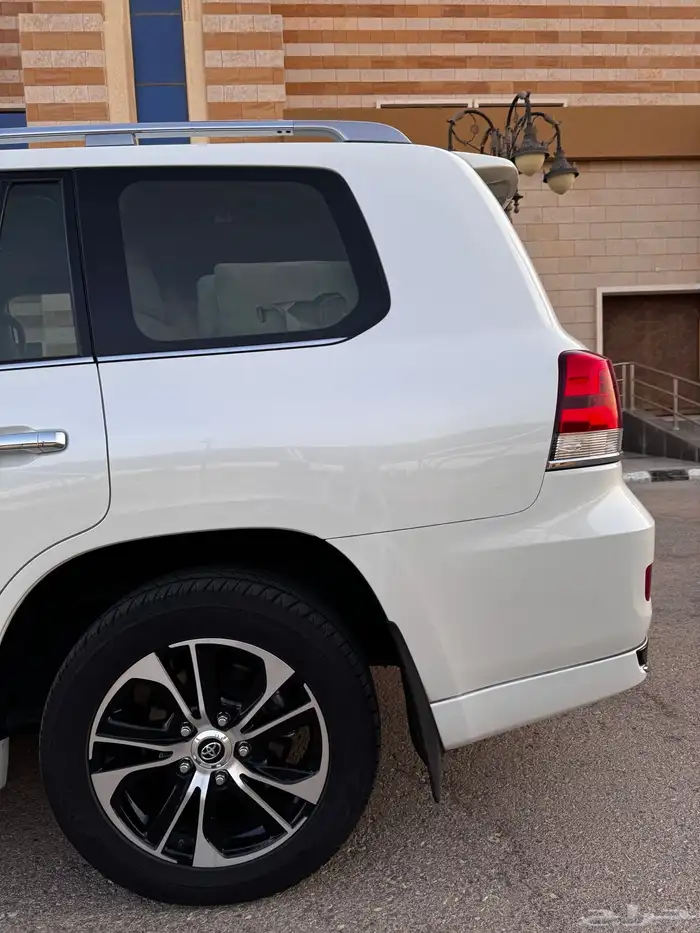 لاندكروزر تورنق 2021 فل كامل سعودي 28 الف فقط) بحالة المصنع 12