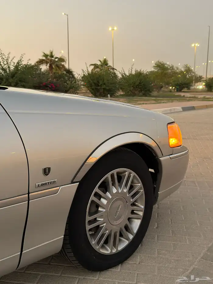 لنكون تاون كار 9