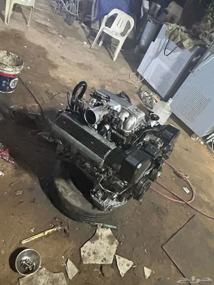 للبيع مكينه لكزس 400 8